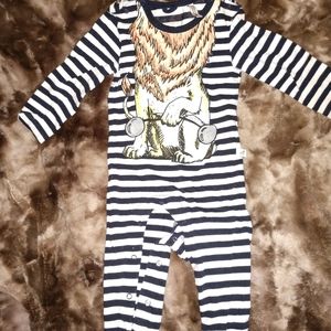 Adorable ! Stella McCartney lion onesie with feet